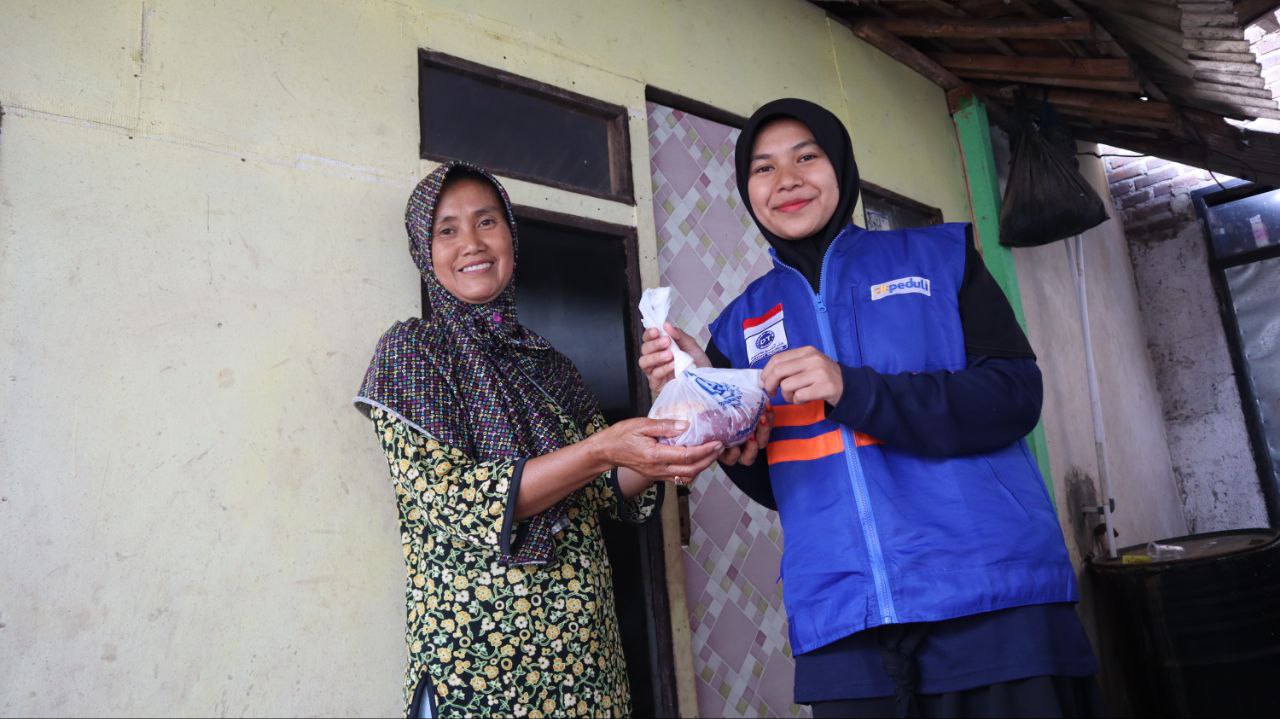 Lima Tahun Tak Rasakan Daging Kurban Warga Desa Pangguh Bahagia Dapat